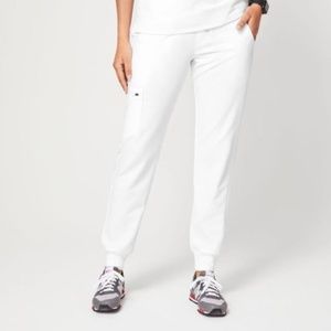 NWT Figs Medium White Zamora Joggers Scrub Bottoms. Worn once !